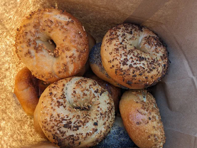 Hella Bagels