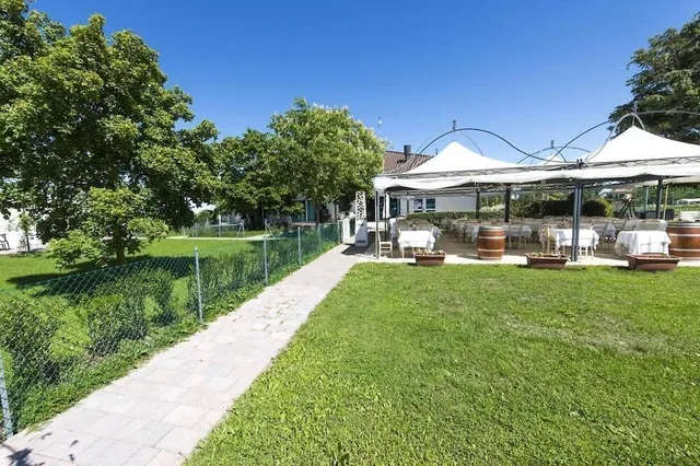 Le Finestre Sul Lago