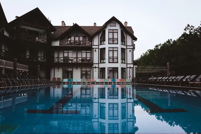 Hotelʹno-Restorannyy Kompleks "Heorh Park"