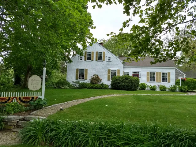 Mulberry Tree Inn