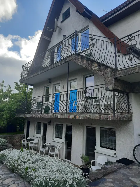 ZIELONY DOMEK Wynajem pokoi Nowotczyńska Ewa