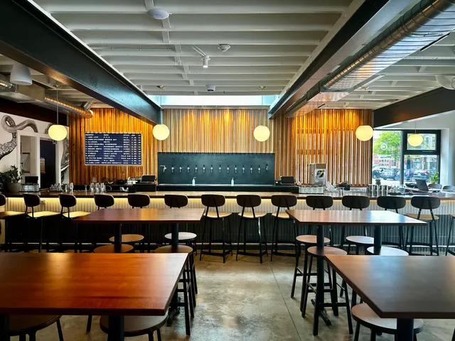 Chomp Kitchen and Drinks