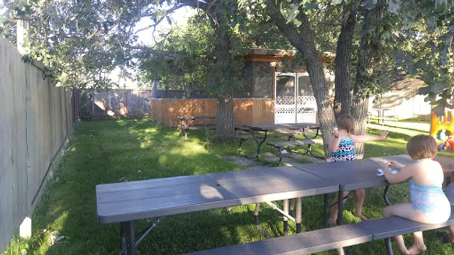 Happy Earl's Dawg House