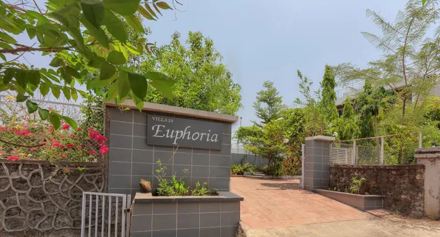 SaffronStays Euphoria - 7 BDR Villa in Karjat