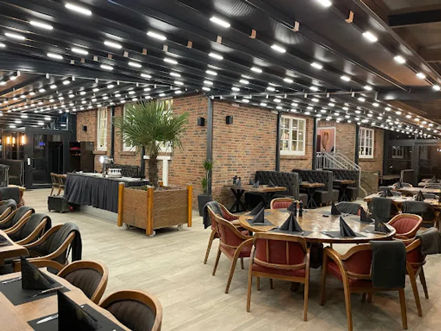 Balkan Restaurant Vier-Länder-Spezialitäten