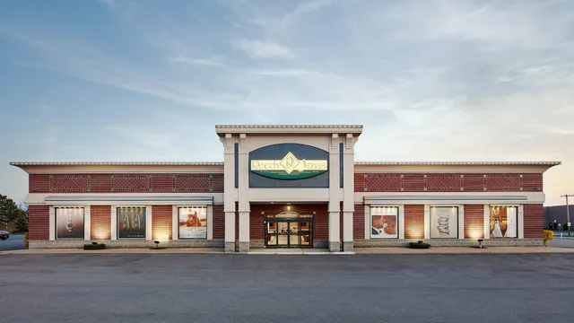 Reeds Jewelers / Jenss Decor