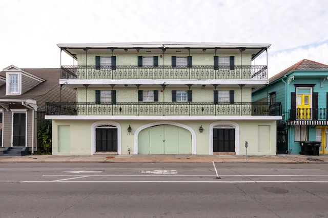 French Quarter Suites