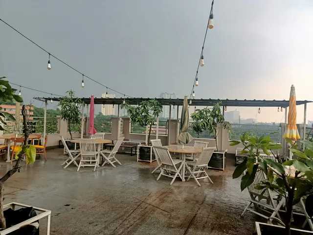 Toki - Toki Rooftop & Karaoke Cafe