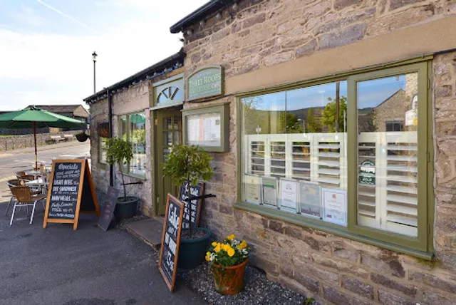 Three Roofs Cafe
