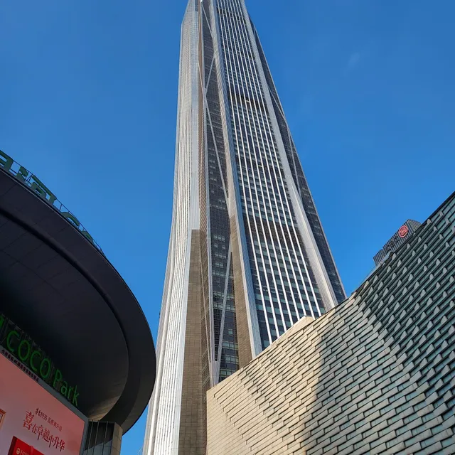 Luohu Shenzhen Railway Station Space Capsule International Youth Hostel