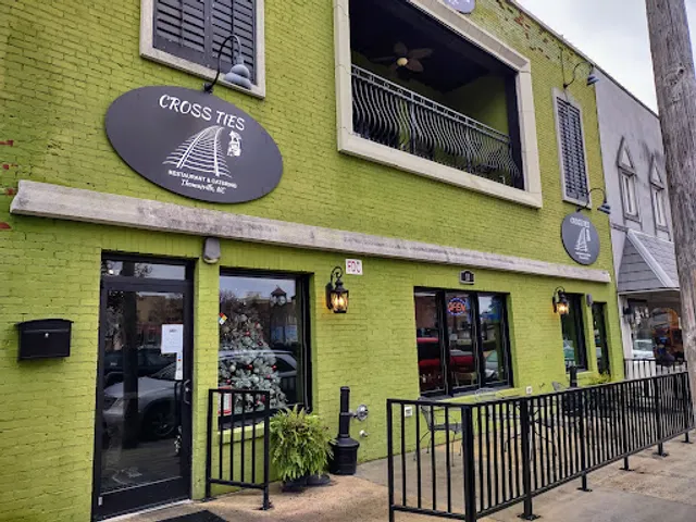 Cross Ties Restaurant & Catering