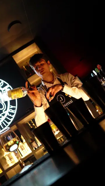 Jausmai kokteilių namai