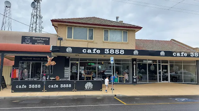 Cafe 3858