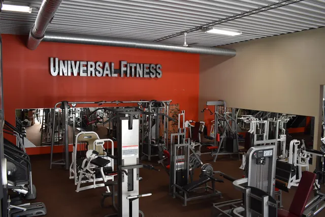 Universal Fitness - Cedar Lake