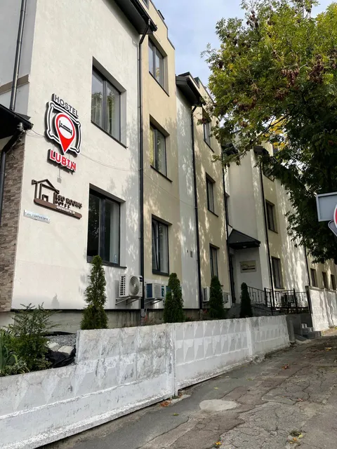 Готель «Leo rooms»