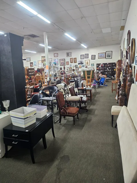 Rega of Paris Home Consignment Gallery