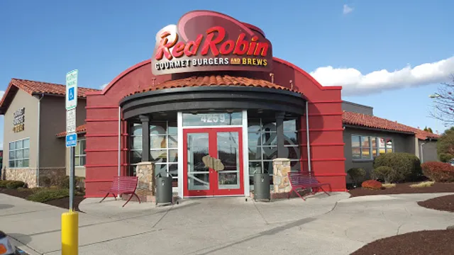 Red Robin Gourmet Burgers and Brews
