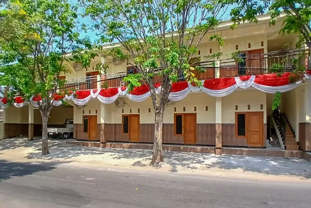 RedDoorz @ Dien Homestay Syariah Alun-alun Pasuruan