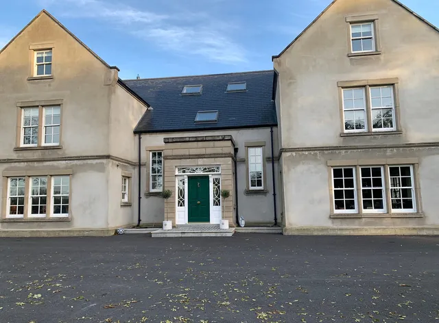 Bailey Court, Guest House