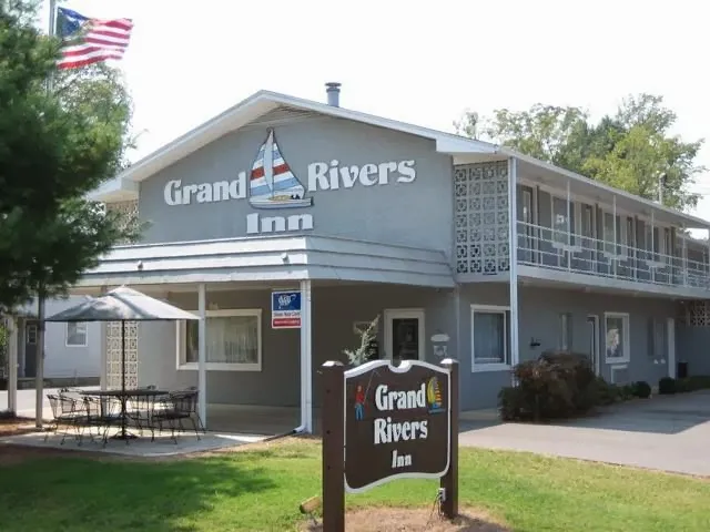 Grand Rivers Inn