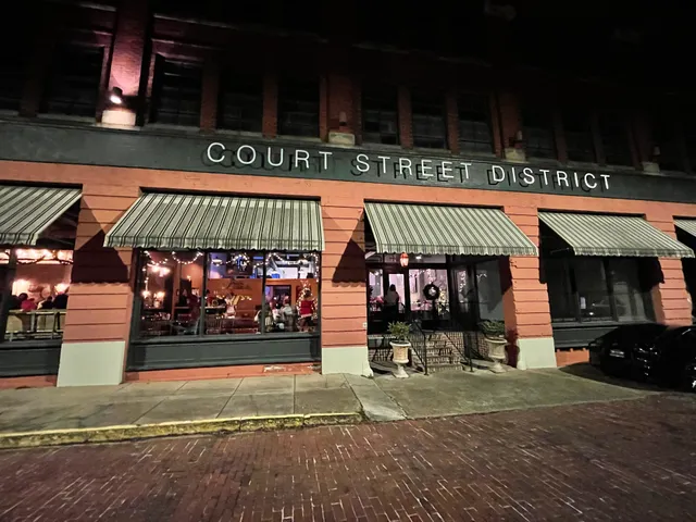 CLOVER ON COURT (Formerly Harp and Clover)