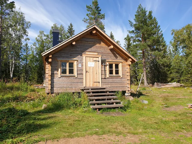 Stuga Skrattabborrtjärn (Norrsvedjebodarna)