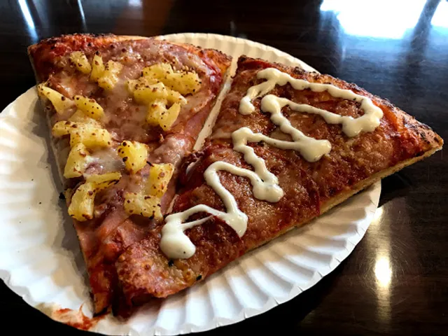 Uncle Fatih's Pizza - SFU