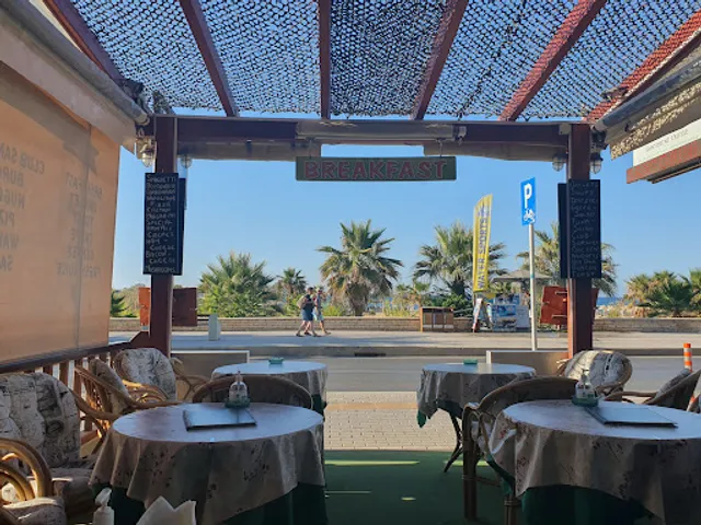 Snack Bar and Cafe Paralia