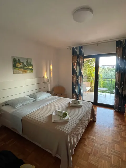 Rooms and Apartments Mofardin