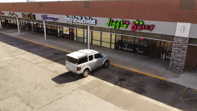 Jiggle Berry Juice Bar