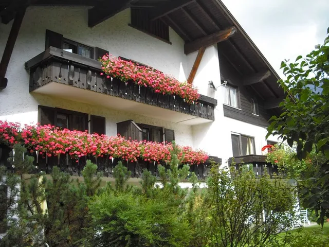 Bergführer-Hüsle Fam. Kosmis