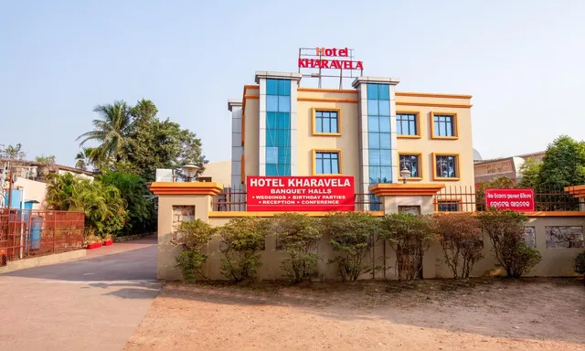 Treebo Y Hotels Elite, Khandagiri