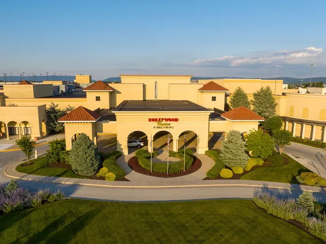 The Inn At Charles Town Races