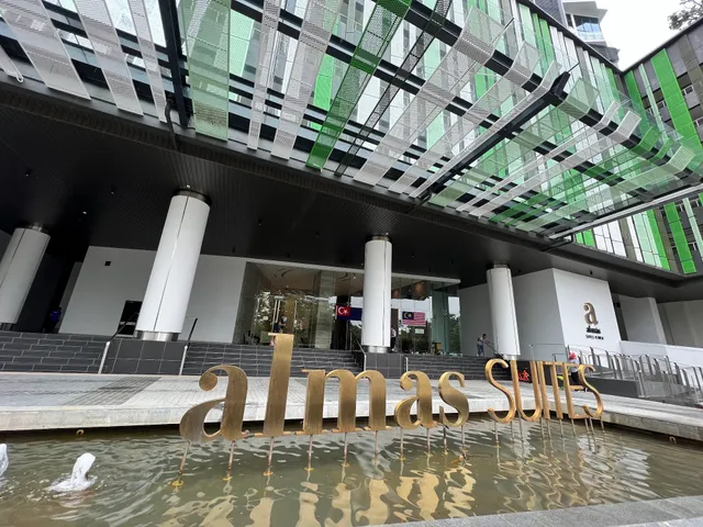 Almas Suites by Subhome