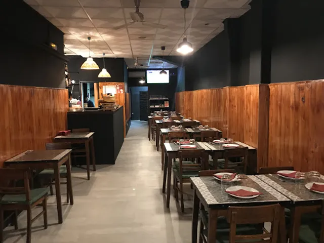 Nui Sushi & Thai bar