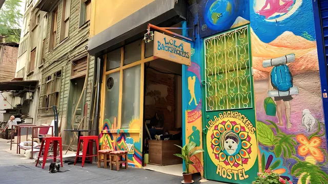Lola Backpackers Hostel