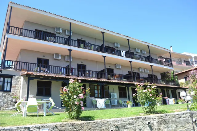 Apollo Apartments & Studios