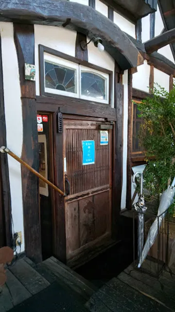 坂の途中のレストラン 風