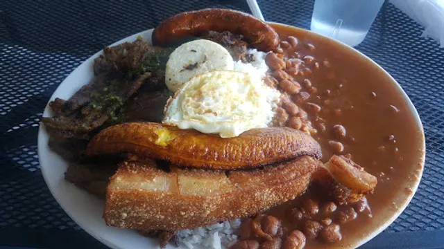 El Buen Sabor Restaurant & Bakery