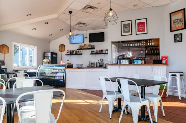 Genaros Restaurant & Pizza