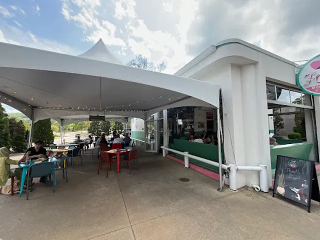 The Fold: Botanas & Bar