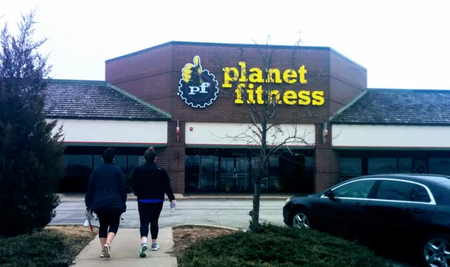 Hickory Palos Square Shopping Center