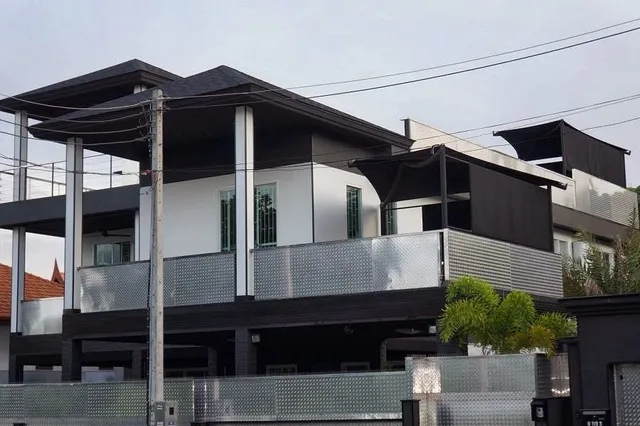 Greg's Club Residence Hotel