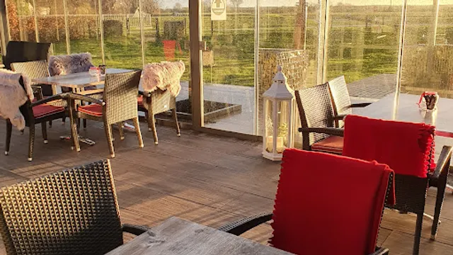 Café on the dike