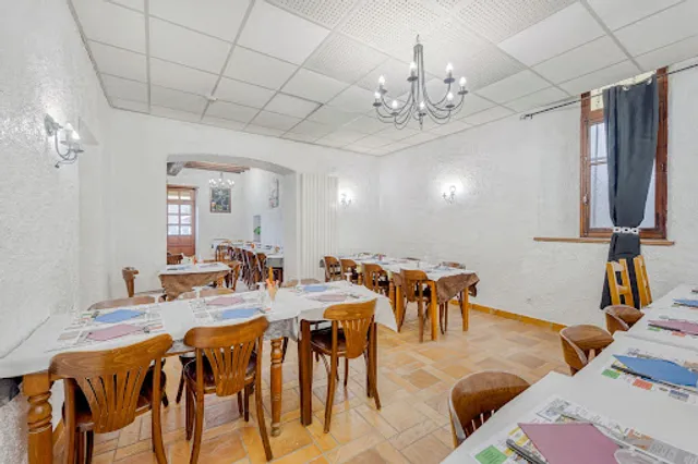 La Chaumiere Willy's Bar