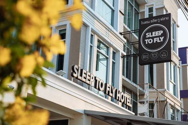SLEEP TO FLY HOTEL
