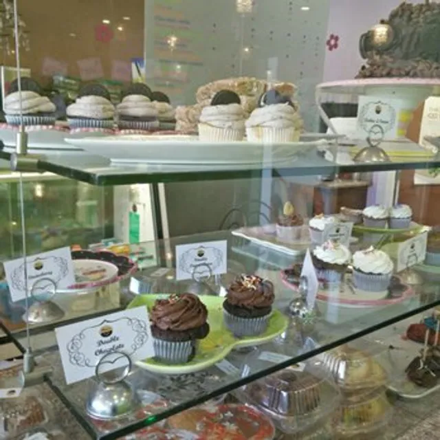 Mini's Croissants & Boba