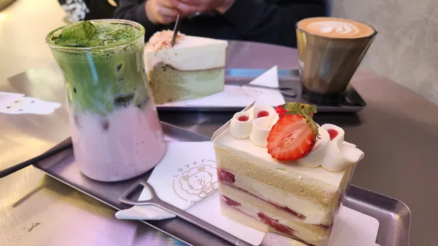 Lovey Patisserie Cafe