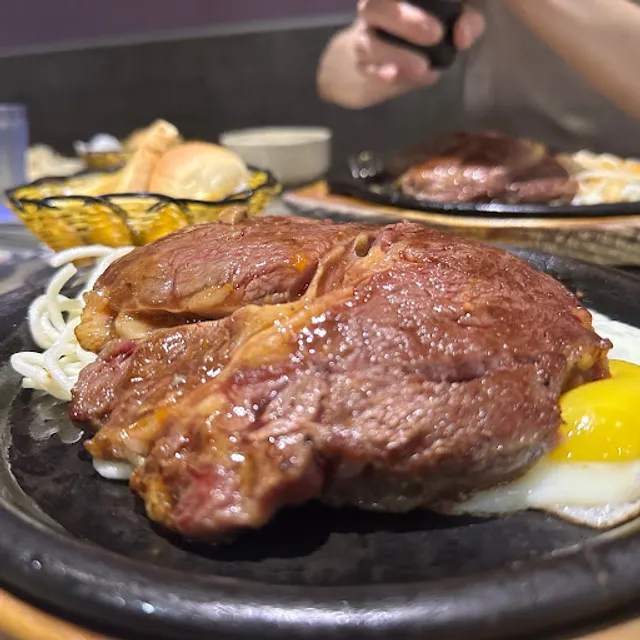 傳品平價牛排-民安店