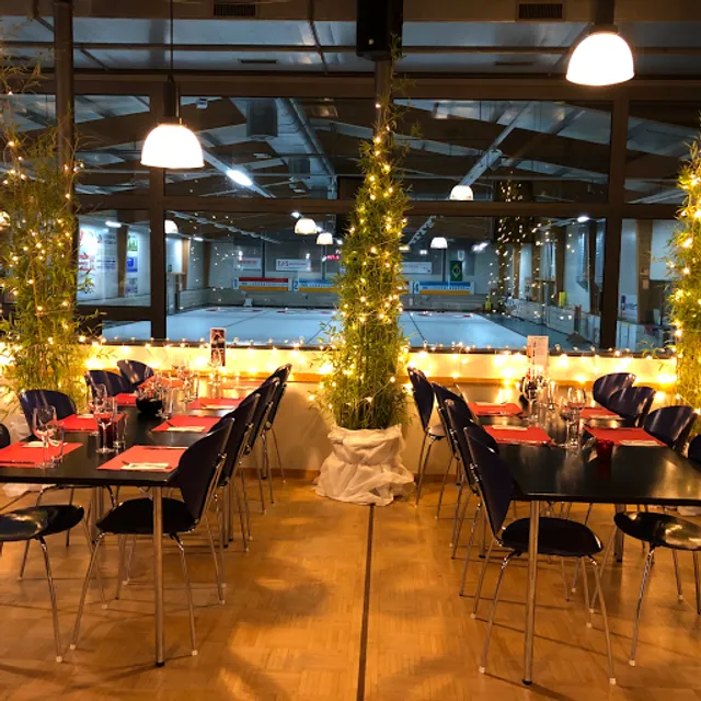 Thai-Food Curling Bistro